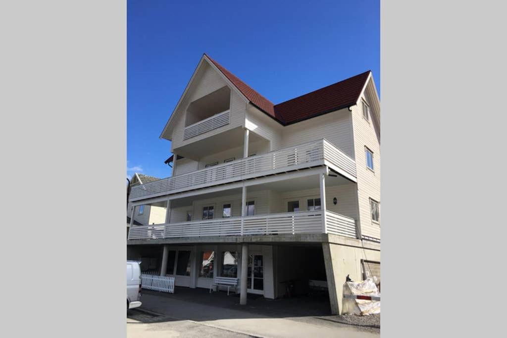 Balestrand Fjordapartments Holmen 19A Екстер'єр фото