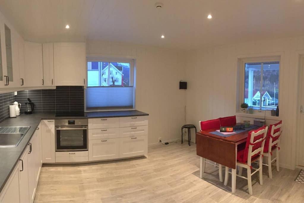 Balestrand Fjordapartments Holmen 19A Екстер'єр фото