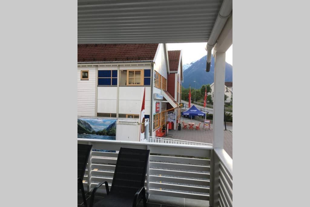 Balestrand Fjordapartments Holmen 19A Екстер'єр фото