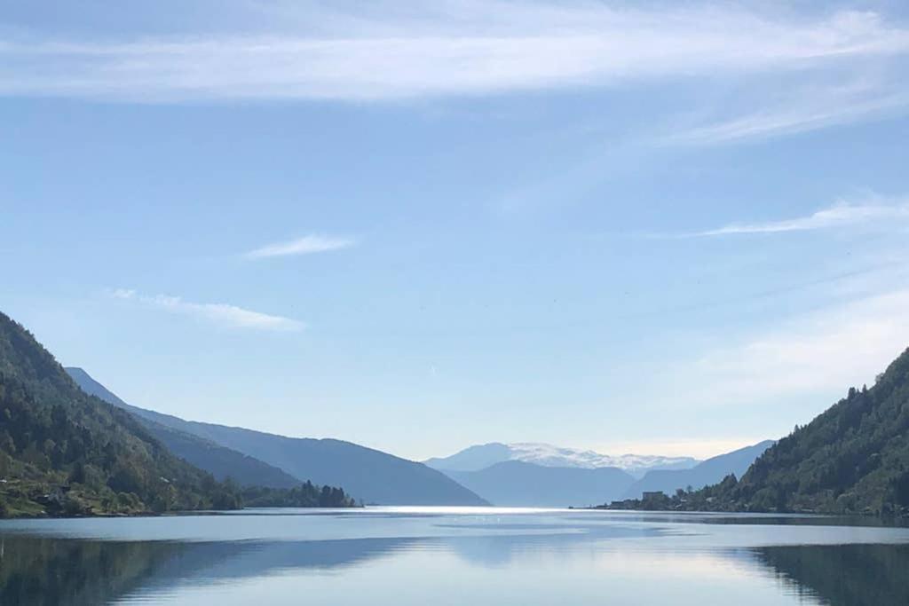Balestrand Fjordapartments Holmen 19A Екстер'єр фото