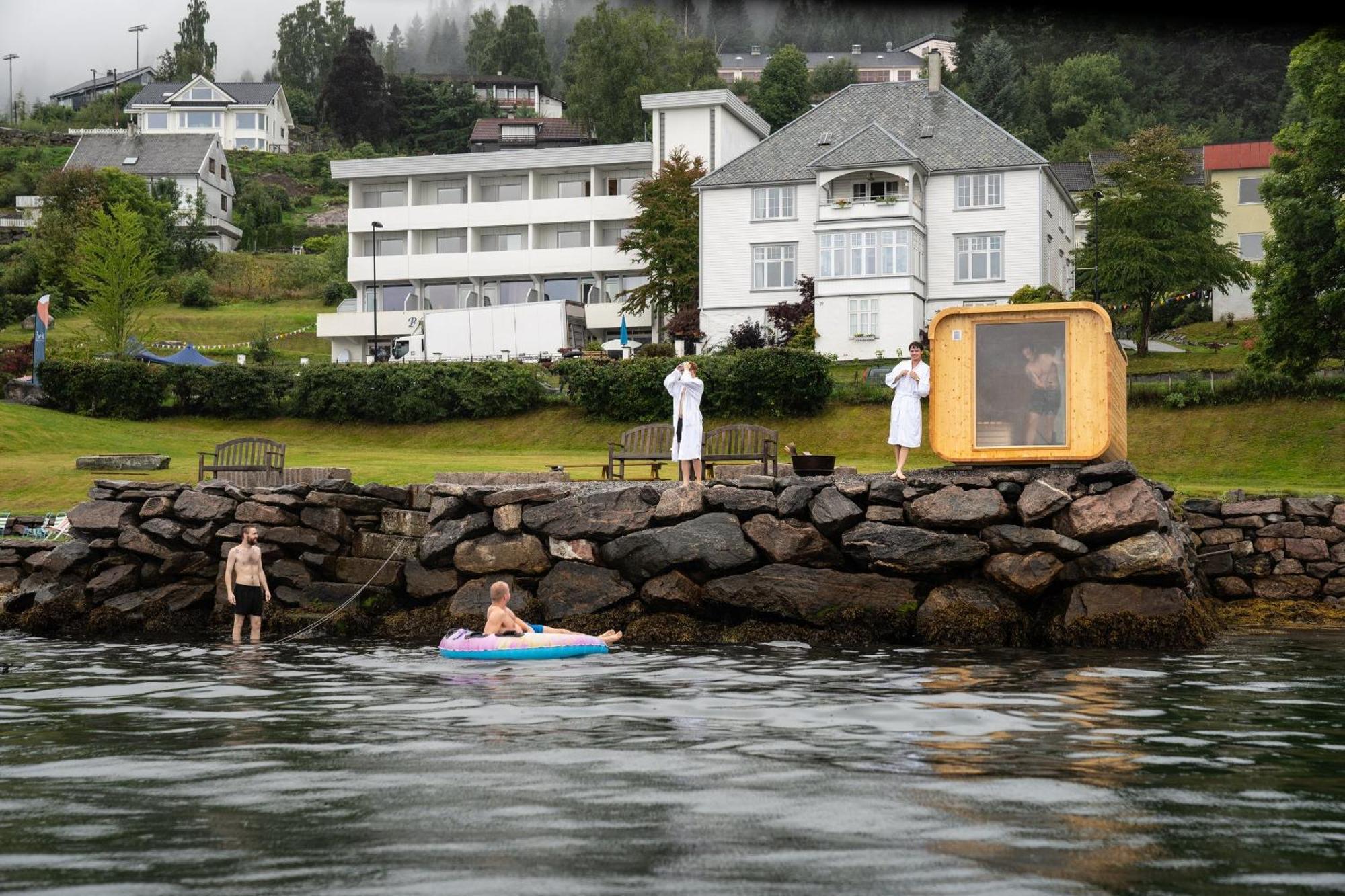 Balestrand Fjordapartments Holmen 19A Екстер'єр фото